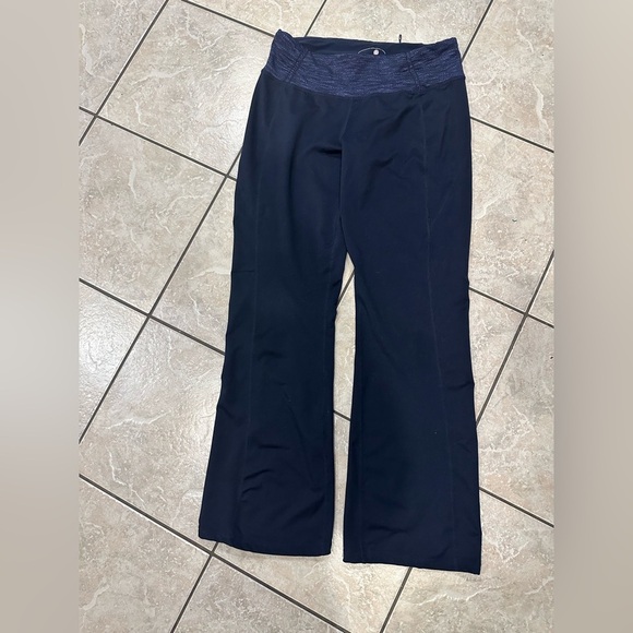 Tangerine Navy Yoga Pants Size Medium - Picture 1 of 4